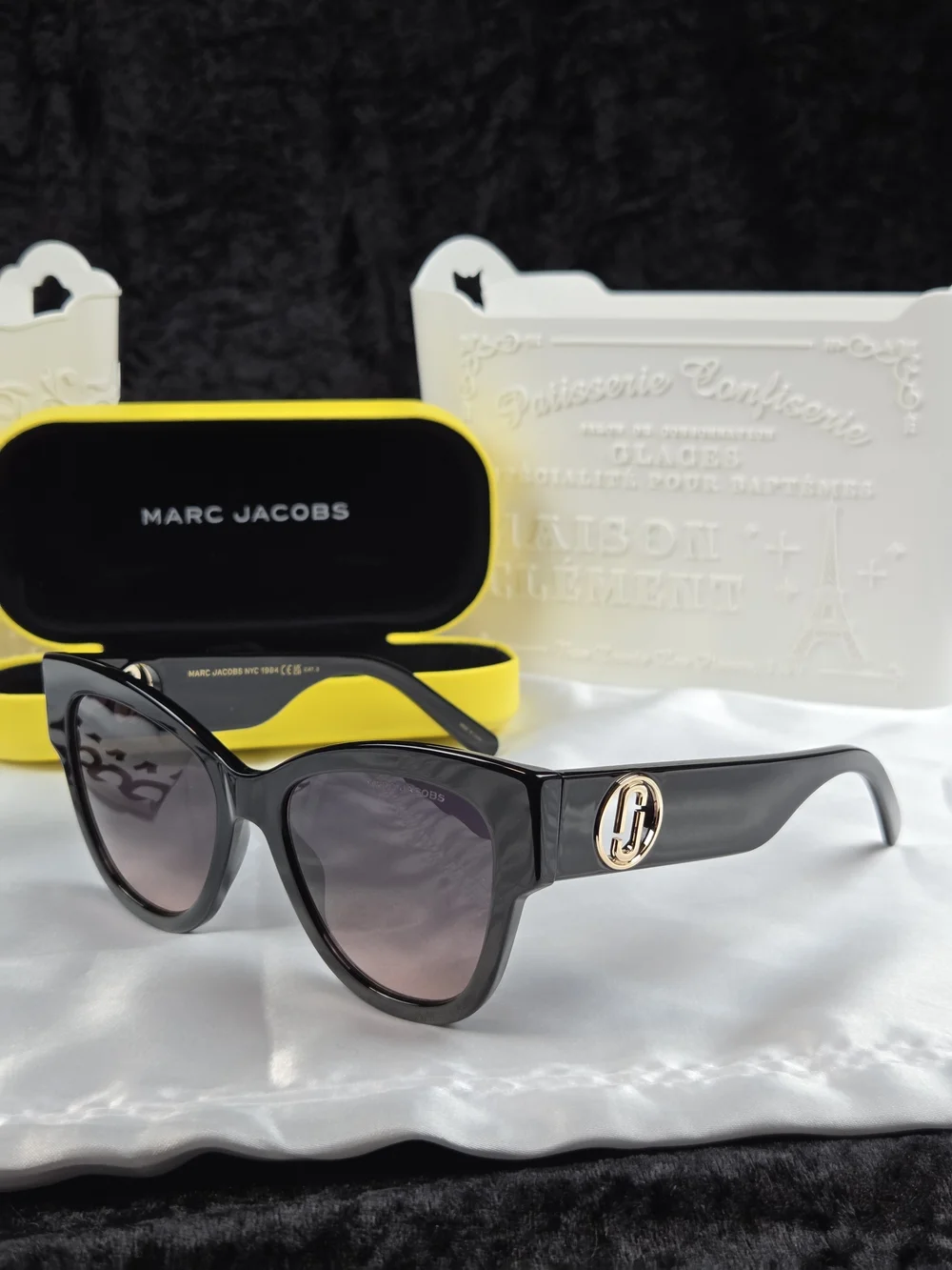 Marc Jacobs Black Cat-Eye Sunglasses with Gold Logo New